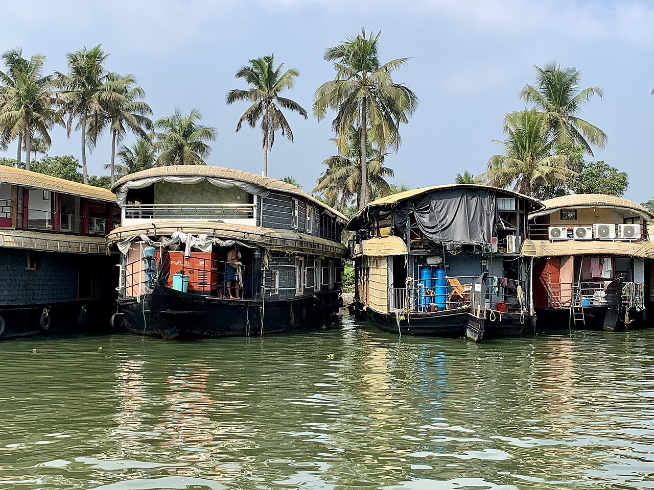 Kerala Backwaters & Hills
