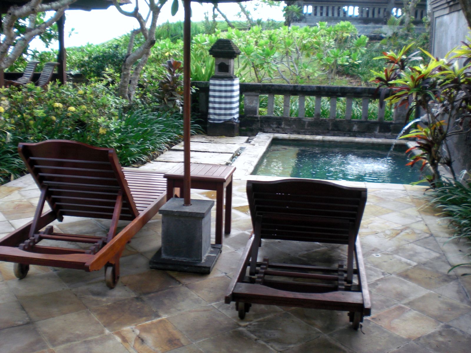 Villa & Apartment Rentals